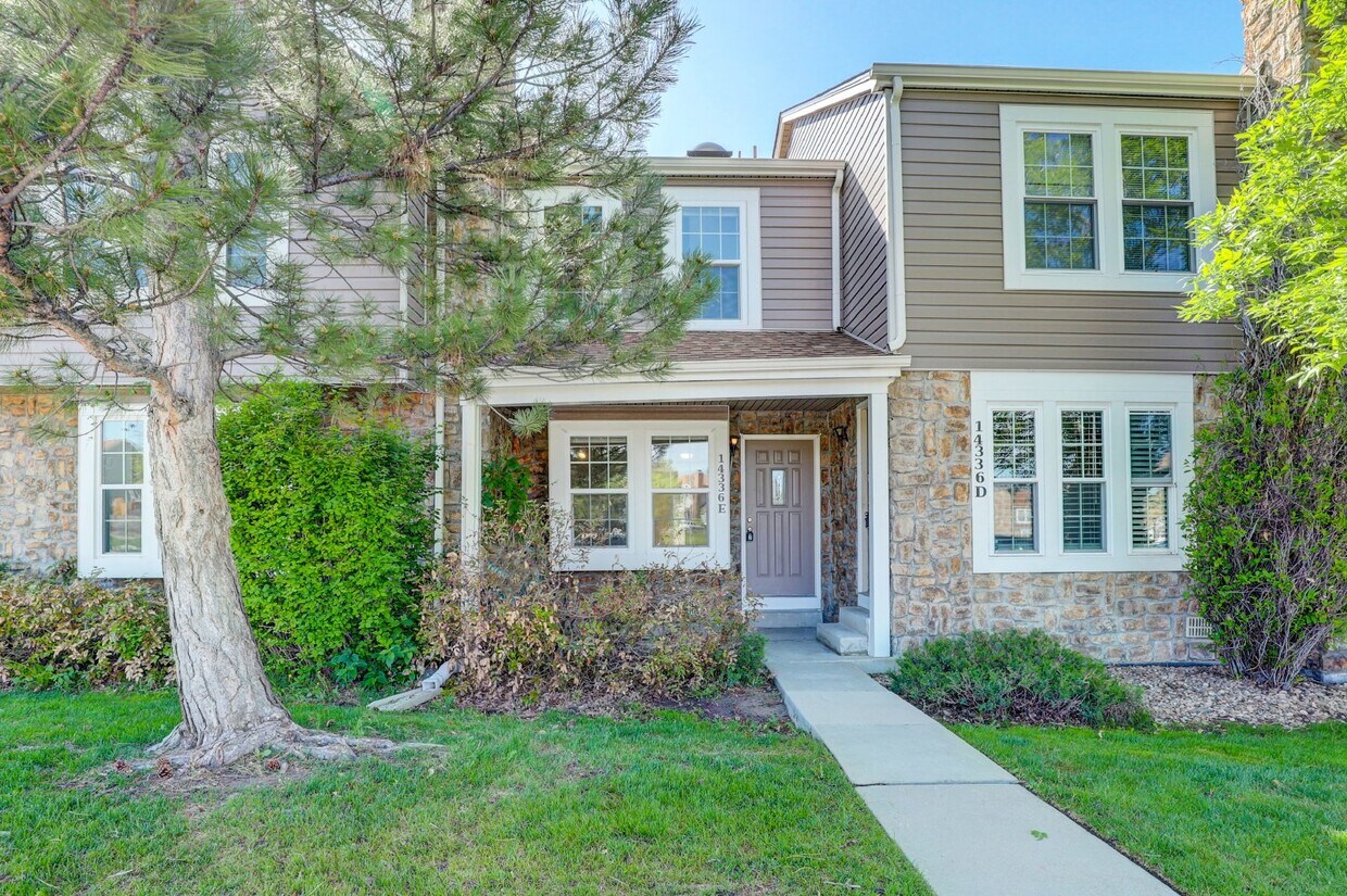 Foto principal - 2BR/2.5BA+ W/D -NEAR Cherry Creek Park