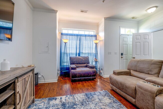 Foto del edificio - 2221 Raven Rd