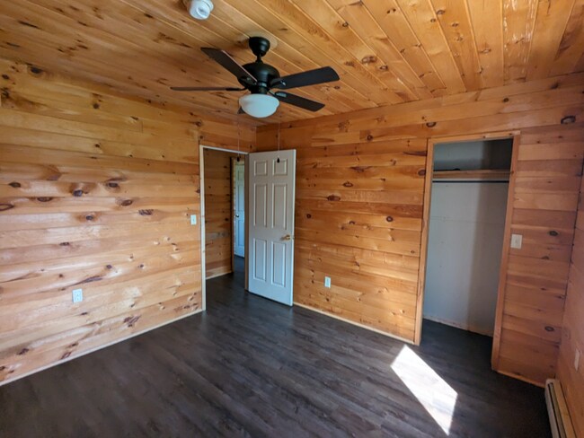 Foto del edificio - 215 Windy Hill Rd