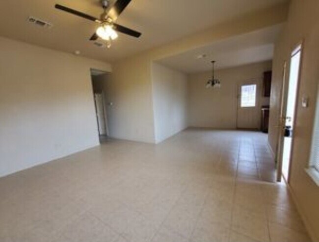Foto del edificio - "Spacious 3-Bedroom Duplex Retreat in Gran...