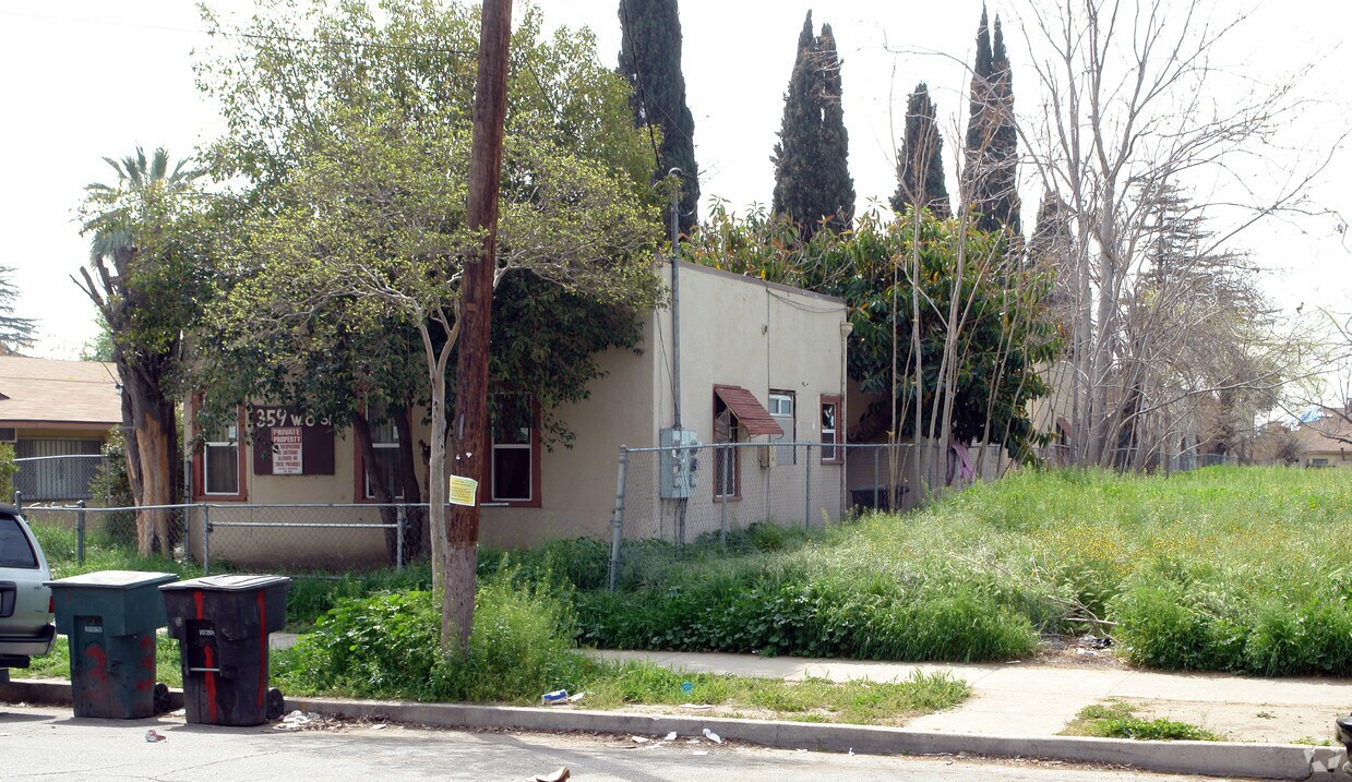 Building Photo - Linda Vista Court