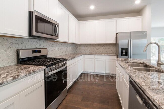 Foto del edificio - 1411 Wrenn Rd