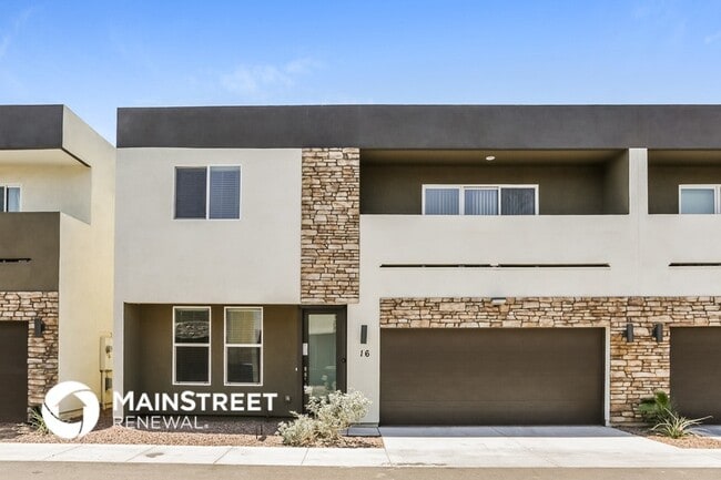 Building Photo - 2000 N 36th St