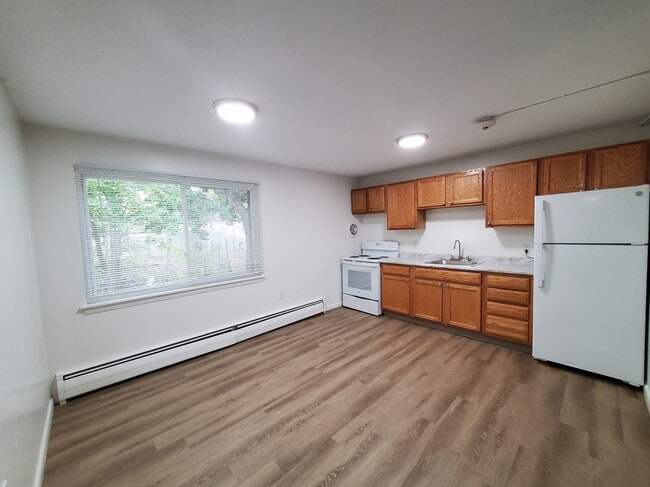 Building Photo - Tower Hill Landings