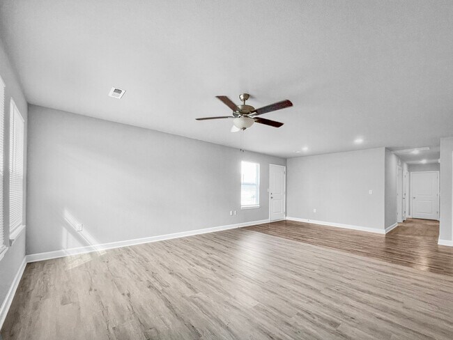 Foto del edificio - 213 SW Rose St