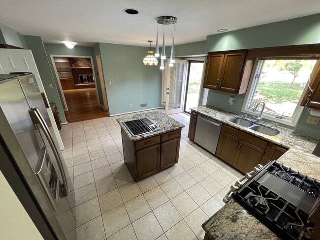 Building Photo - Large Home Douglas Hills For Rent