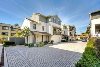 Building Photo - 855 Home Ave