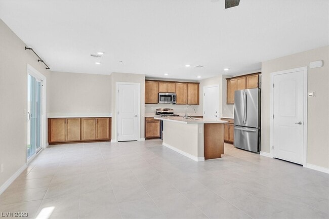 Foto del edificio - 372 Rosefinch St