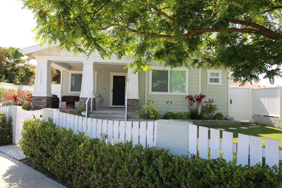 Foto principal - 26221 Oak St