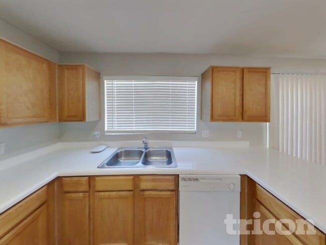 Foto del edificio - 8566 W Denton Ln