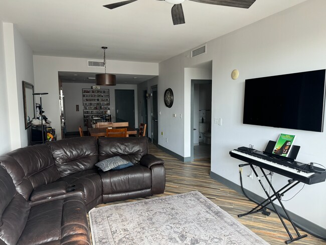 Living/Kitchen - 1120 E Kennedy Blvd