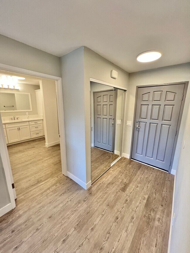 Foto del edificio - Resort-Style Coastal Studio with Pool, Jacuzzi & Rooftop