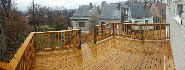 Foto del edificio - Available MAY 2026  - Private 2 Bedroom Home w/ Large Deck!