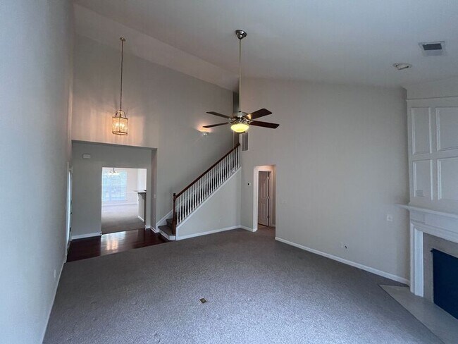 Foto del edificio - 220 Brushy Creek Ln