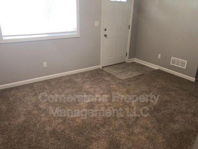 Building Photo - 8285 Center Dr