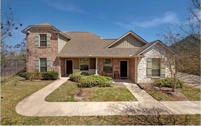 Building Photo - AUGUST 2026 Pre-Lease!! Spacious 5/4.5 duplex in South College Station!