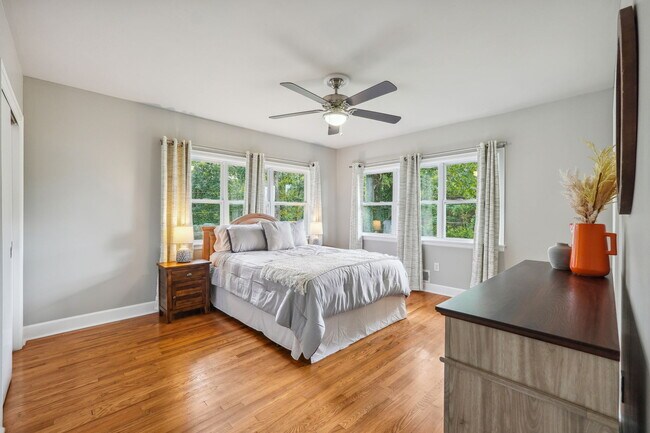 Foto del edificio - 821 Lakemont Dr