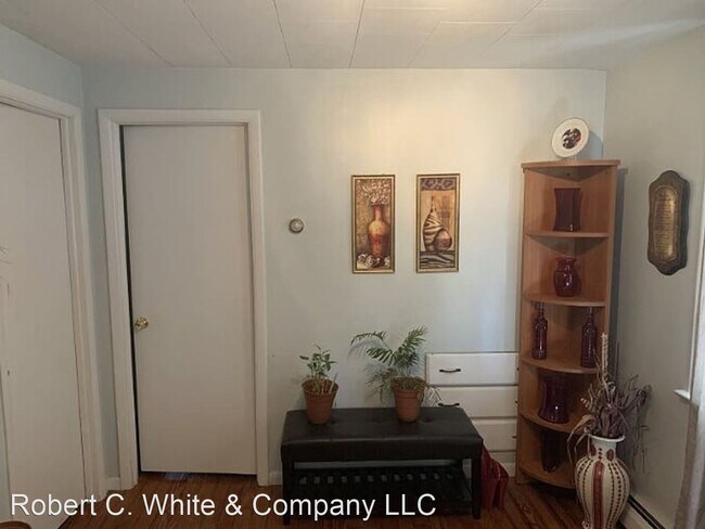 Building Photo - 3 br, 1.5 bath House - 34 Hall Street