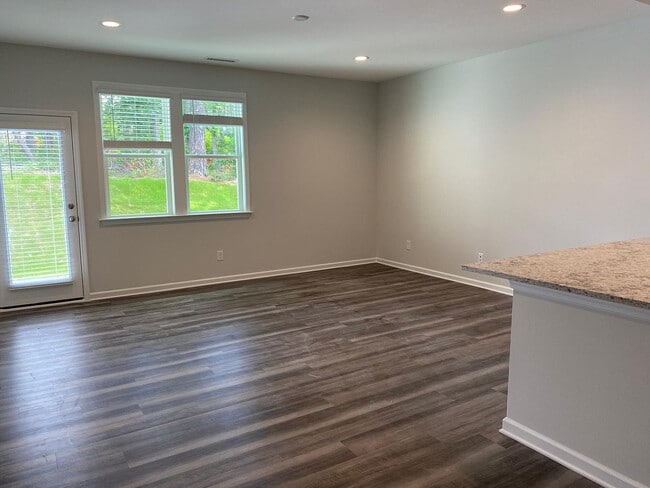 Building Photo - Room in Townhome on Fitchie Pl