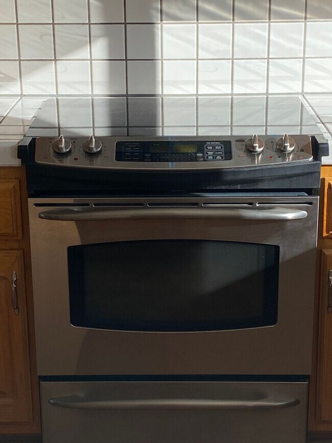 Foto del edificio - COMING SOON - Wonderful 4 bedroom/2 bath house - Updated throughout!