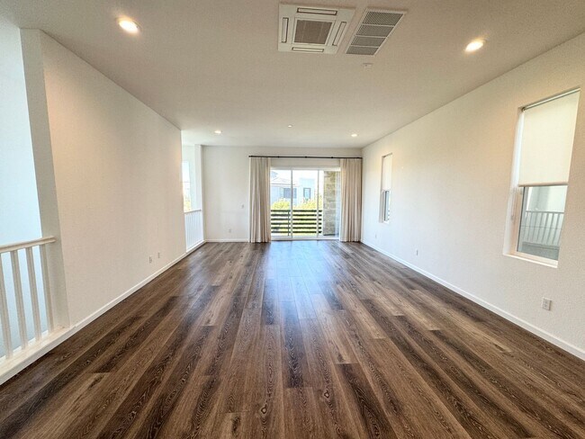 Building Photo - Perfect Shape Dublin Home in The Boulevard...
