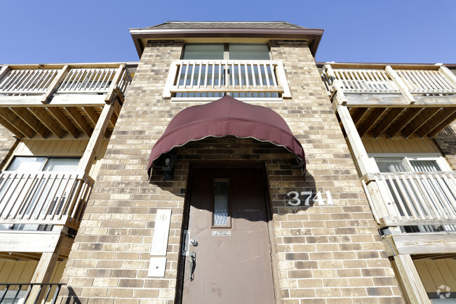 Building Photo - Timber Knoll Apartments