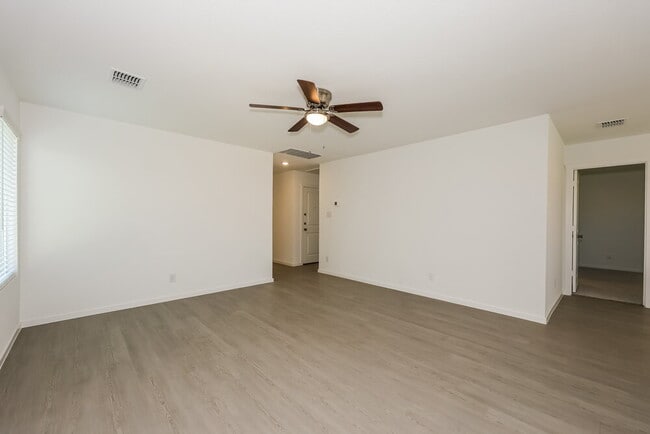 Building Photo - 1617 Sparrow Hawk Rd