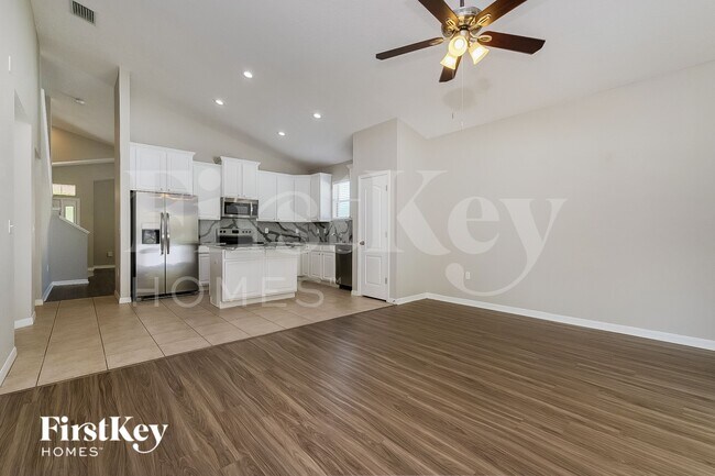 Building Photo - 12050 Colony Lakes Blvd