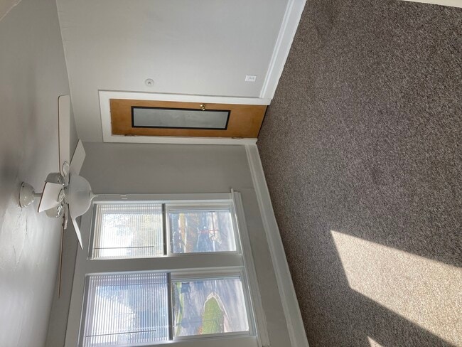 Foto del edificio - 5425 Webster St