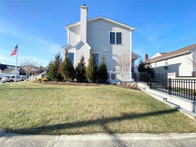 Foto del edificio - 255 Roosevelt Blvd