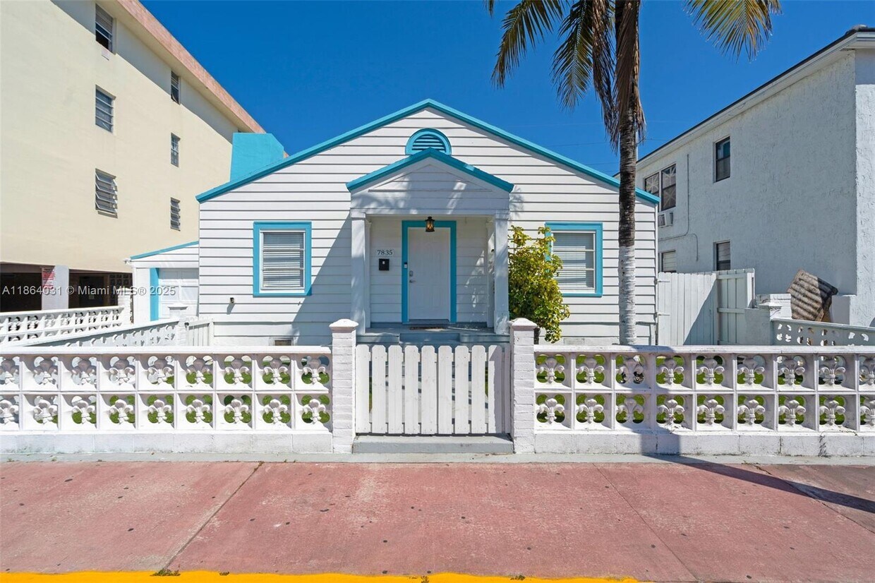Foto principal - 7835 Harding Ave