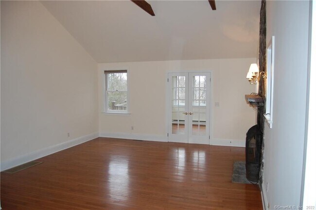 Building Photo - 22 Horseshoe Rd