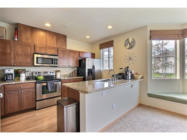 Building Photo - 3 Bedroom 2.5 Bath DuPont Townhome