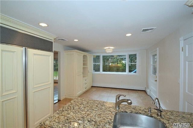 Building Photo - 30 Grist Mill Ln