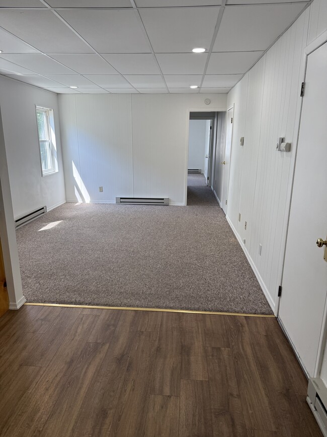 Building Photo - 339 S Poplar St