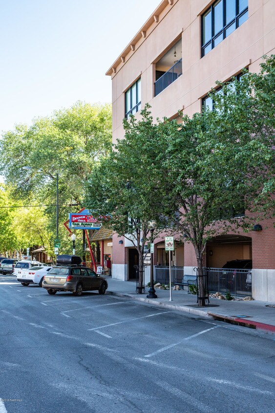 325 W Gurley St Unit 302, Prescott, AZ 86301 Condo for Rent in