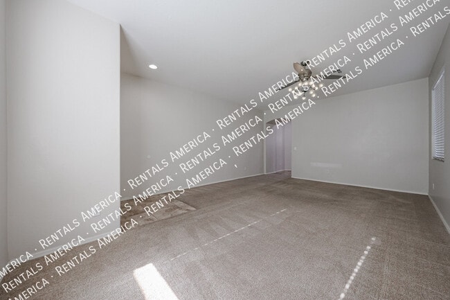 Building Photo - 44388 W Oster Dr