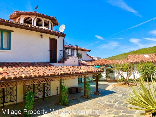 Building Photo - 4 br, 4.5 bath House - 5910 Camino Baja Cerro