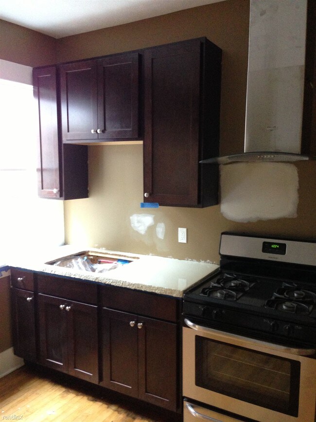 Foto del edificio - 1 br, 1 bath  - 409 Lyon 1/2 NE