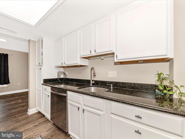 Foto del edificio - 14004 Daleshire Way