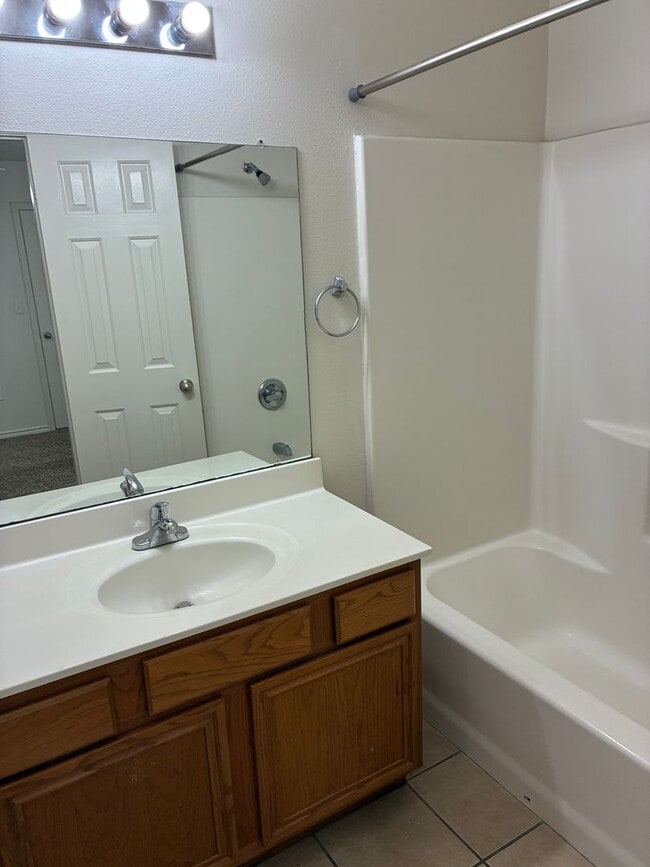 Foto del edificio - 810 N Belmont Ave