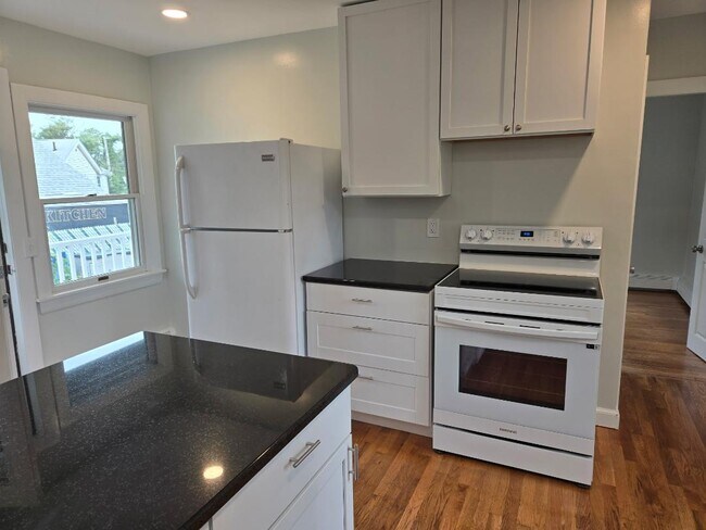 Foto del edificio - 155R Nahant Rd