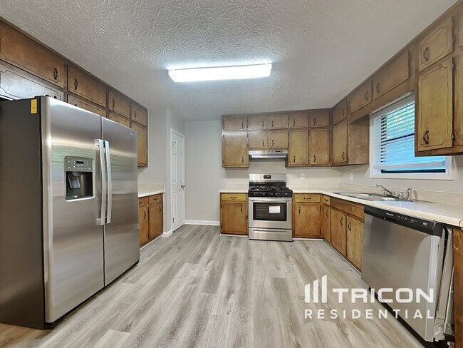 Building Photo - 80 Windsong Court Stockbridge GA