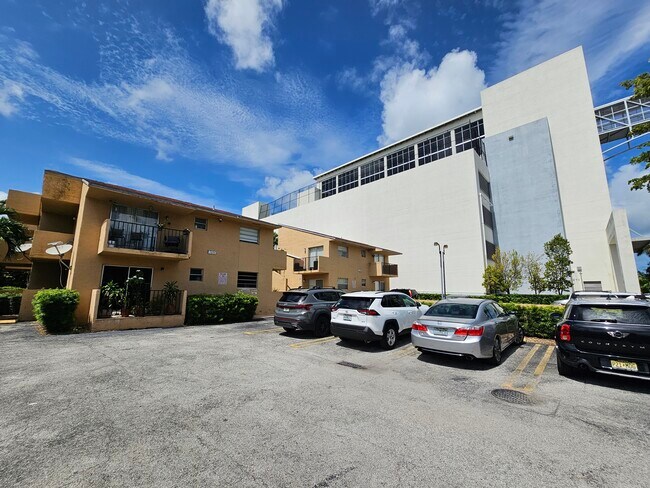 Foto del edificio - 1235 NW 6th St