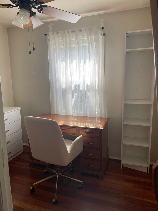 Foto del edificio - 5403 Edgewater Ave