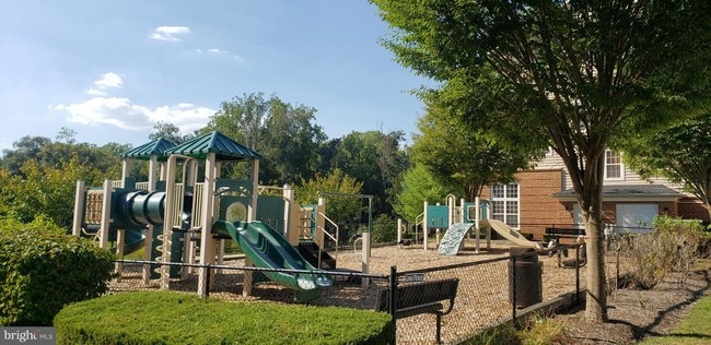 Building Photo - 938 Pine Forest Ln