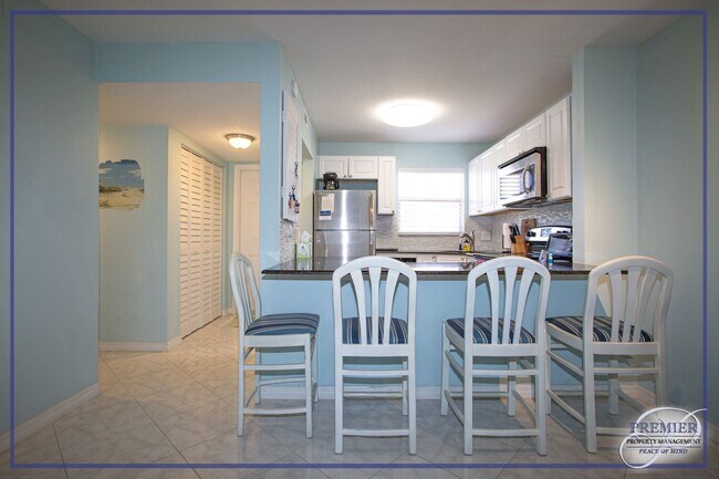 Building Photo - TURTLE LAKE **GOLF COURSE VIEWS ** 1 BEDS ...