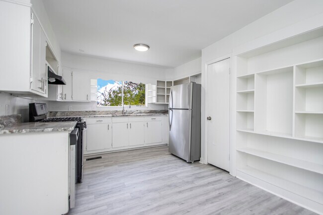 Foto del edificio - 13221 Cantrell Rd