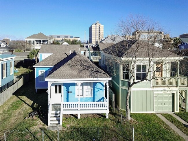 Building Photo - 1112 Winnie St