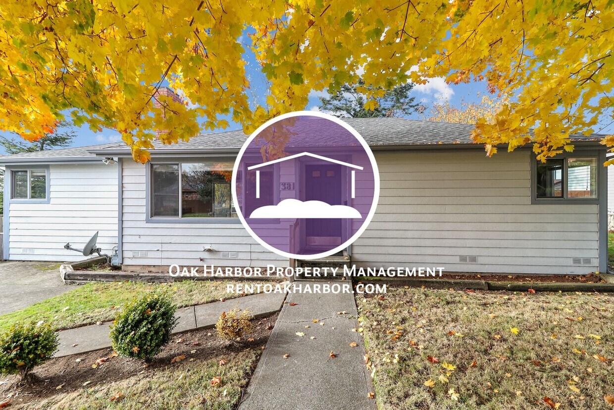 Foto principal - 3 Bed 1 Bath - Craftsman - Fenced Backyard...